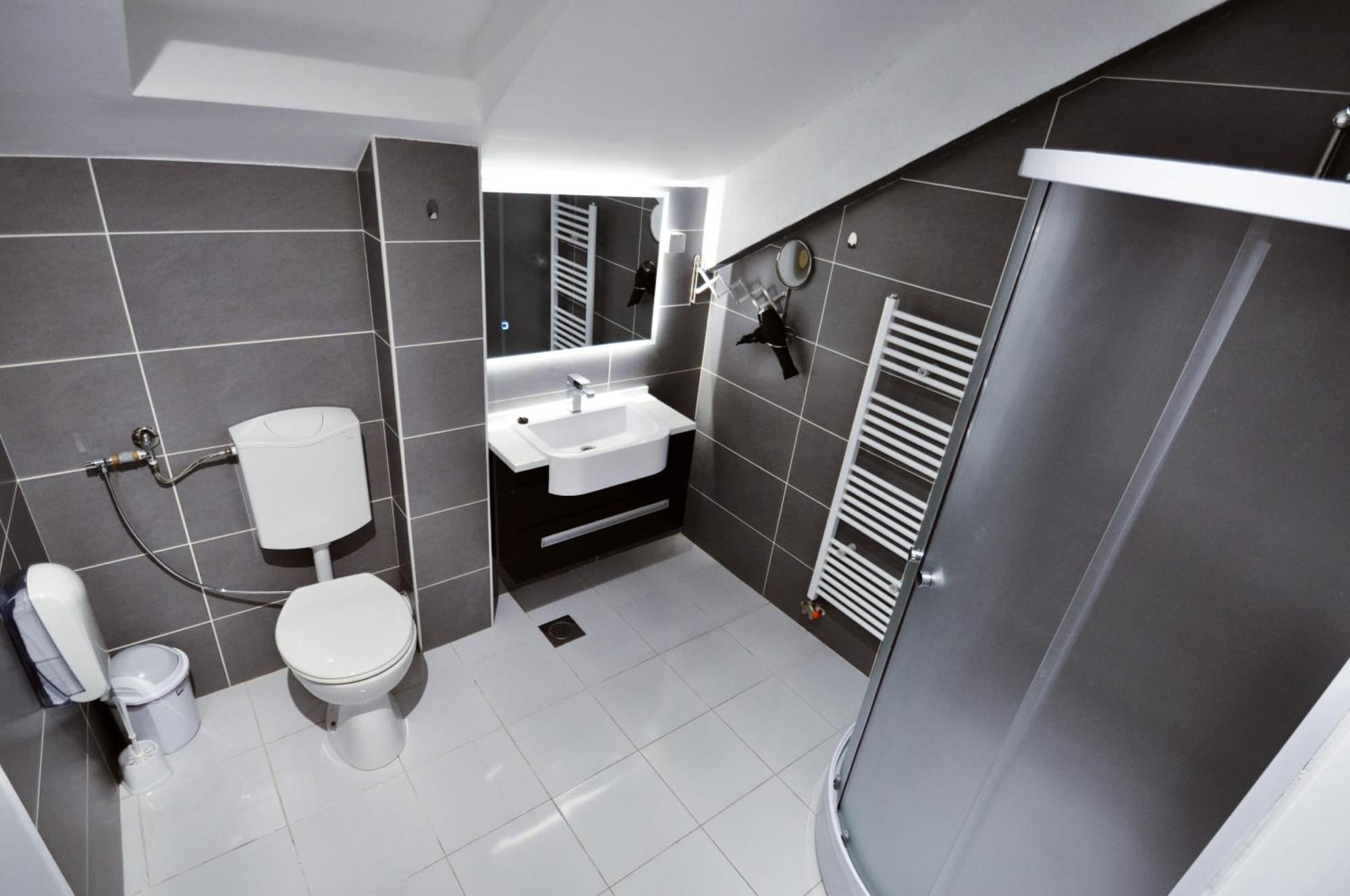 Citadela Suites - Free Parking ซาราเยโว ภายนอก รูปภาพ